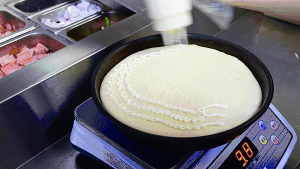 这家比萨届的扛把子，立誓要用榴莲比萨Plus席卷你的味蕾！