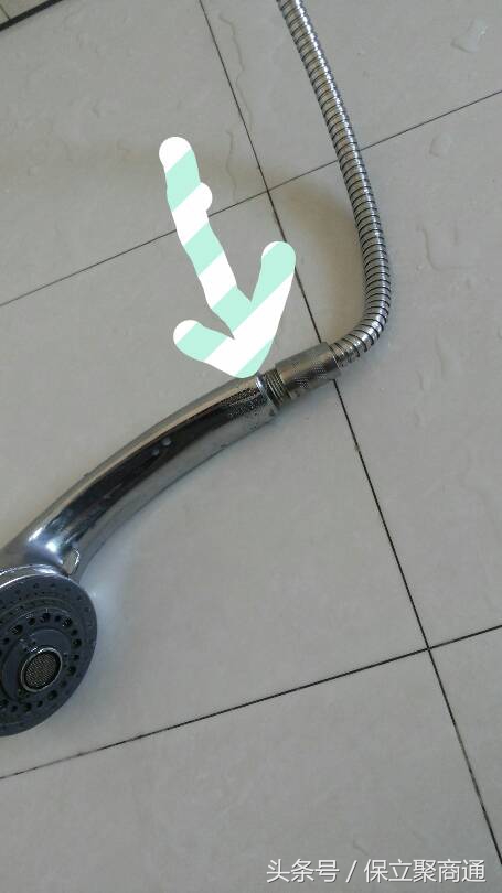 不锈钢淋浴喷头侧边漏水,淋浴喷头软管头部漏水维修