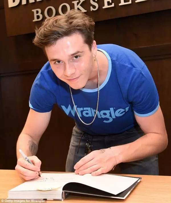 布鲁克林刺青,布鲁克林脚上的刺青