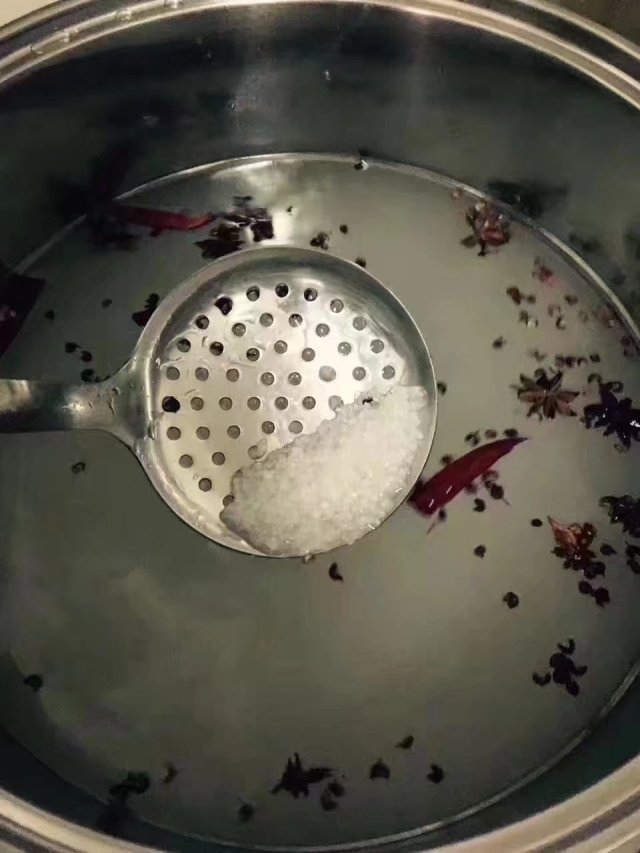 为什么腌咸鸭蛋不出油,腌咸鸭蛋不咸怎么补救