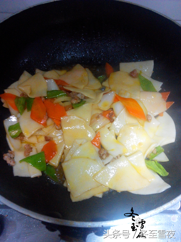 饺子皮剩了做什么合适,包饺子剩下皮怎么做好吃