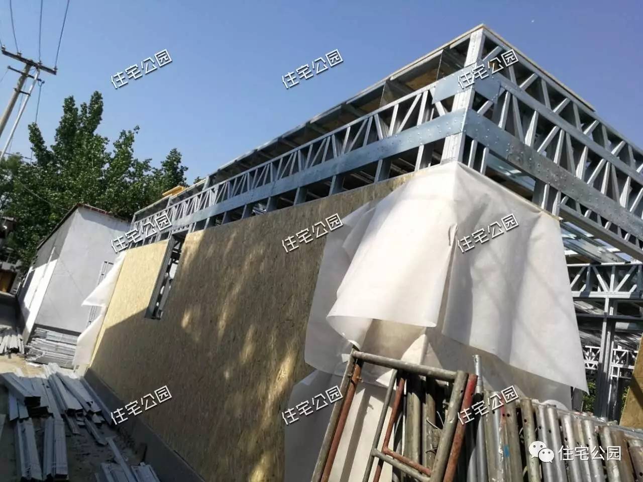 农村小伙花30万自己盖钢结构别墅,农村花30万建轻钢别墅