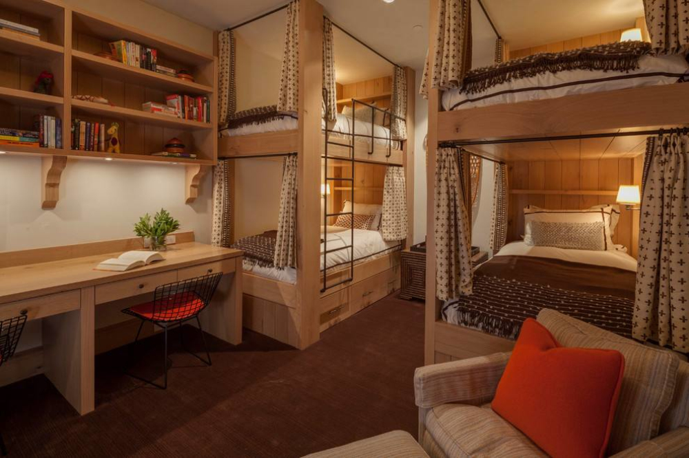 来自天南海北的“*人贱**”，拿着录取通知书在新生寝室同居四年