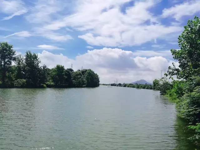 行走山水之间远离城市喧嚣,行走在浙江温州风景