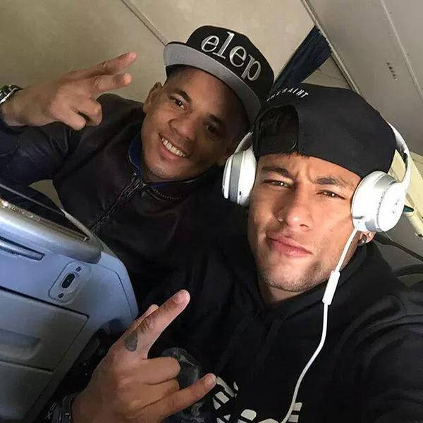 内马尔转沙特的条件,内马尔私人飞机