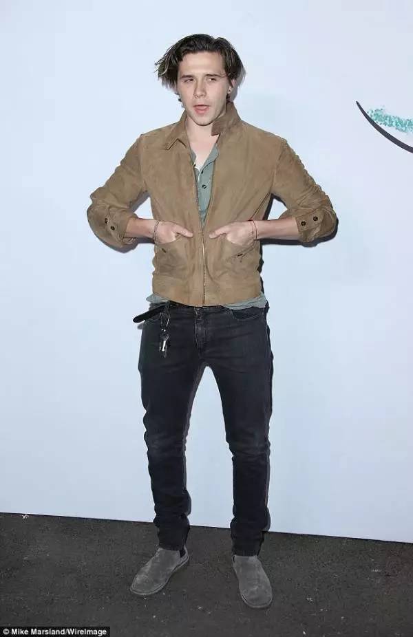 布鲁克林刺青,布鲁克林脚上的刺青