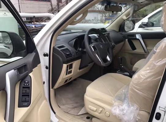 17款霸道2700豪华,丰田霸道进口17款27007座suv配置