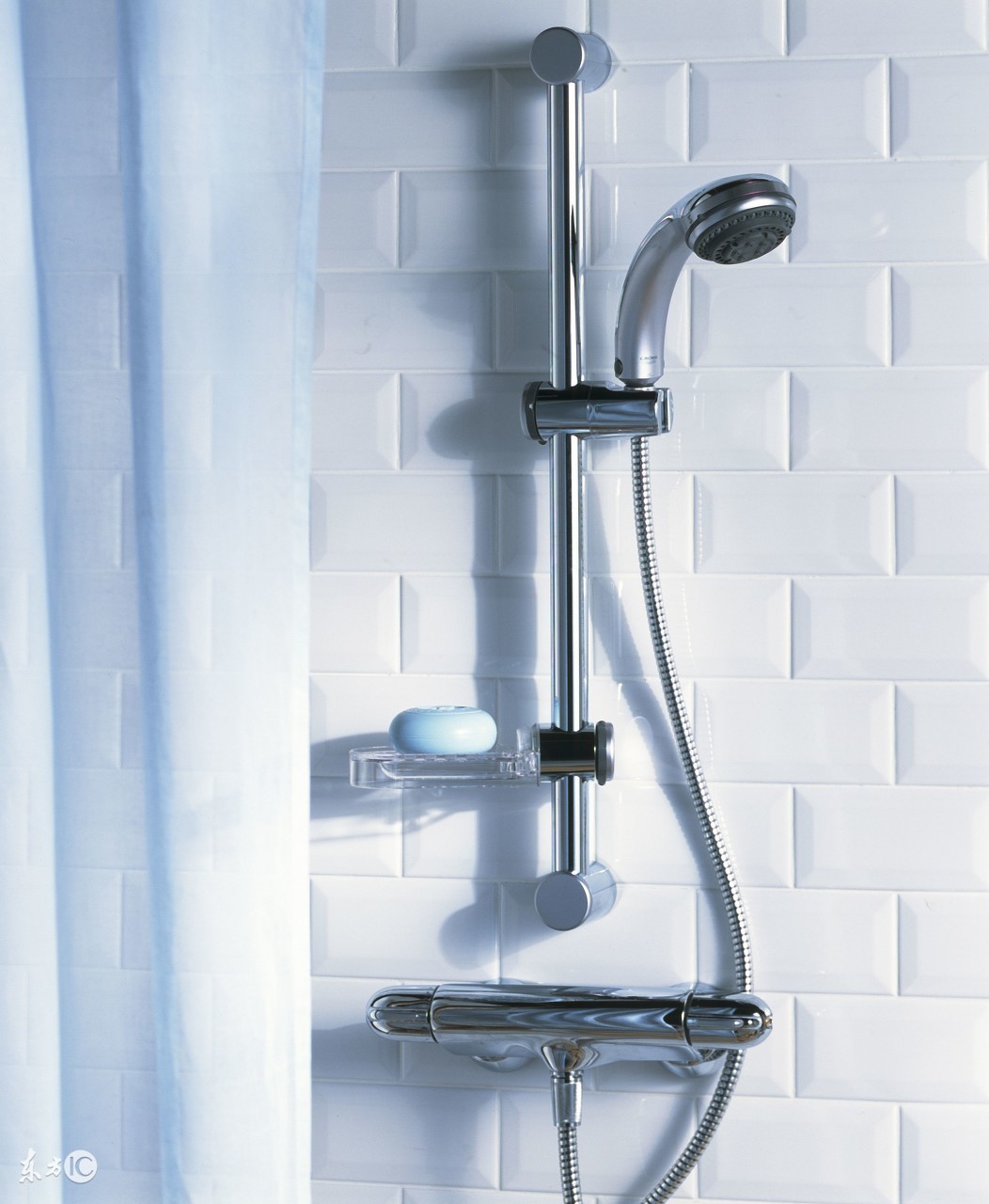 皮肤晒红了怎么缓解,皮肤被晒红之后如何补救防止变黑