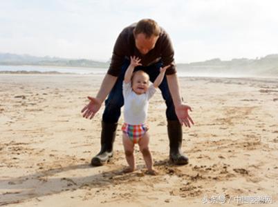 走路姿势不对影响长高吗,最影响发育长高的睡姿是怎样的