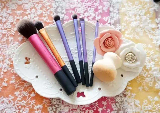 哪一款化妆刷好用不贵,化妆刷推荐平价全套好用