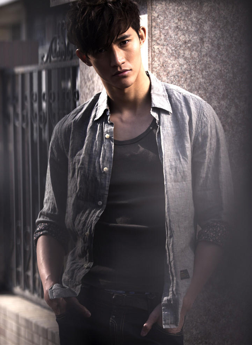 24岁出道，超模出身，《思美人》火遍全国，搭档小s成新晋男神