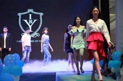 IBY环球少儿超模大赛暨IBY国际星学院银泰城校区启幕