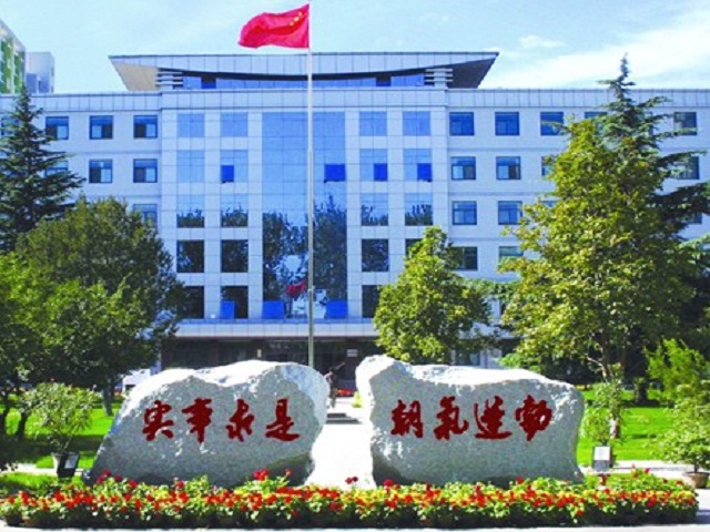 张雪峰马丁辩论齐齐哈尔大学,张雪峰和马丁对怼完整视频