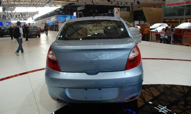 路上碰到一辆奇瑞老车,路上遇到的奇瑞车