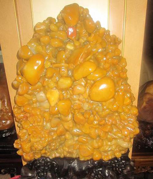 长满小疙瘩的石头,浑身起的密密麻麻的疙瘩不痒