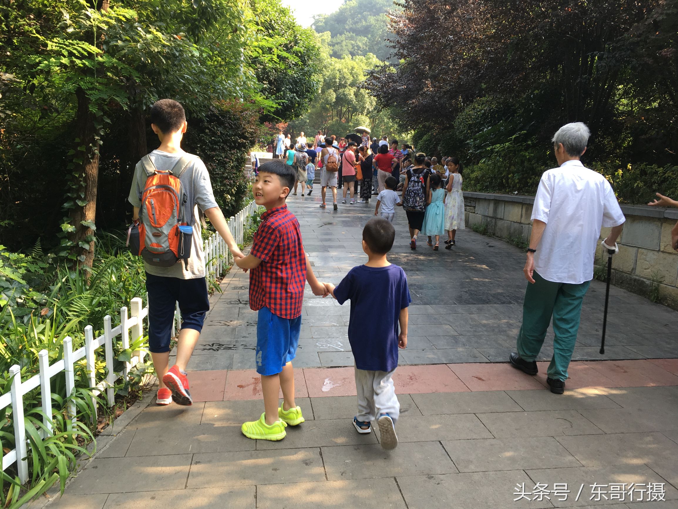 黔灵山附近贵阳酸汤鱼推荐,寻黔记贵州凯里酸汤鱼