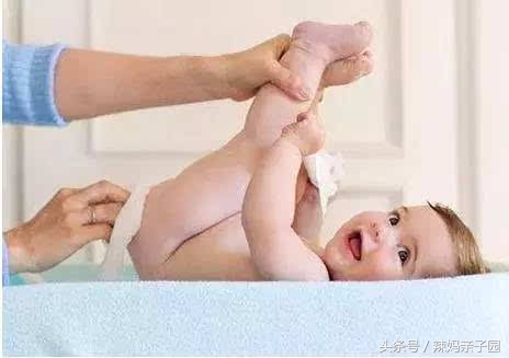 2岁孩子把屎把尿对小孩的危害,把屎把尿对宝宝的髋关节有危害吗