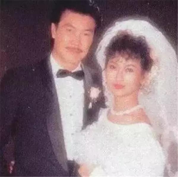 黄锦棠是如何娶到女神赵雅芝的,黄锦燊娶了多少老婆