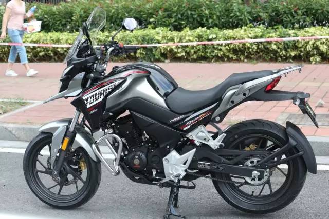 五羊本田猛鸷cb190x有时钟显示吗,猛鸷190对比新大洲本田cb190x