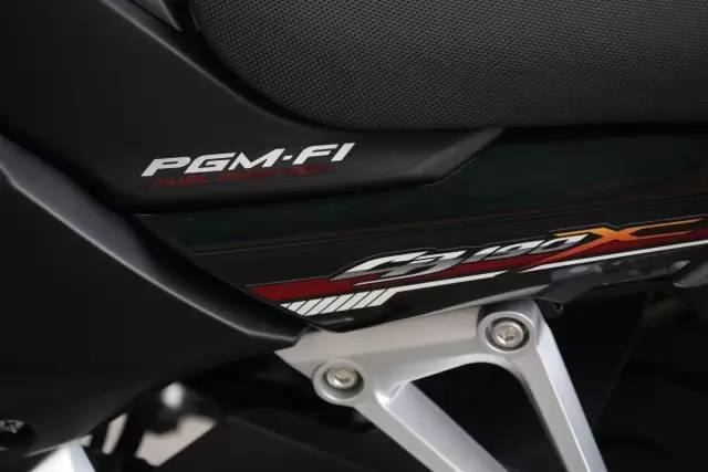 五羊本田猛鸷cb190x有时钟显示吗,猛鸷190对比新大洲本田cb190x