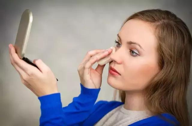 带妆补防晒正确方法,带妆怎么补防晒最好