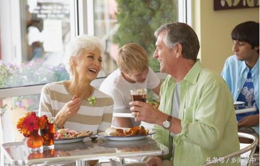 人老牙齿也老,人老牙不行吃什么