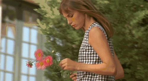 为什么在巴黎你找不到“同款”的女人？