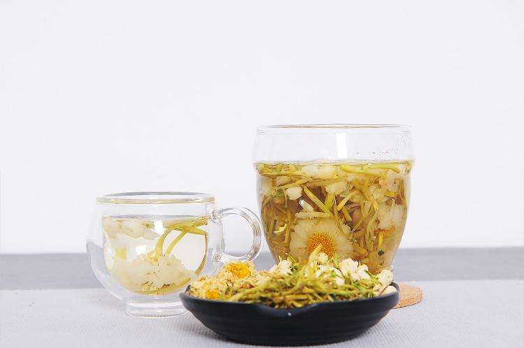 夏天脸上长痘怎么治,脸上长火气痘怎么快速消除