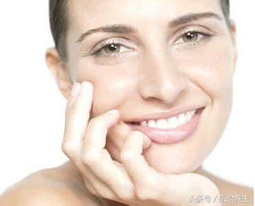 化妆时鼻子起皮怎么解决,化妆后鼻子起皮怎么办