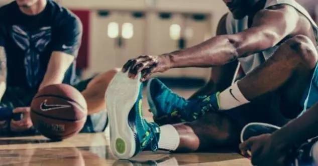 打球崴脚了怎么快速处理,打球崴脚了的正确处理流程