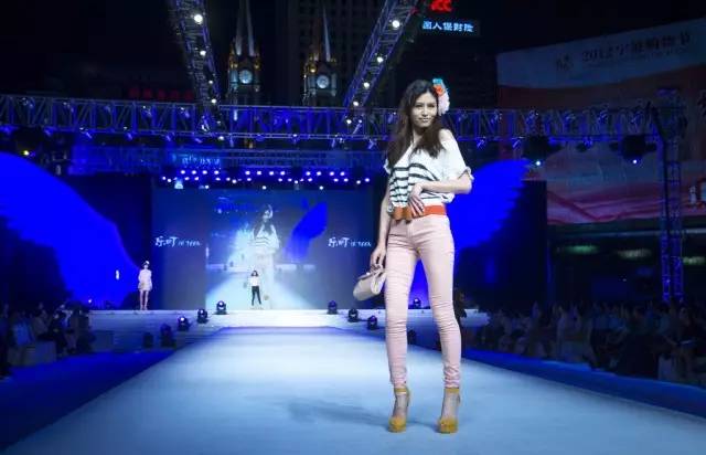 宁波地标天一广场,宁波市中心天一广场