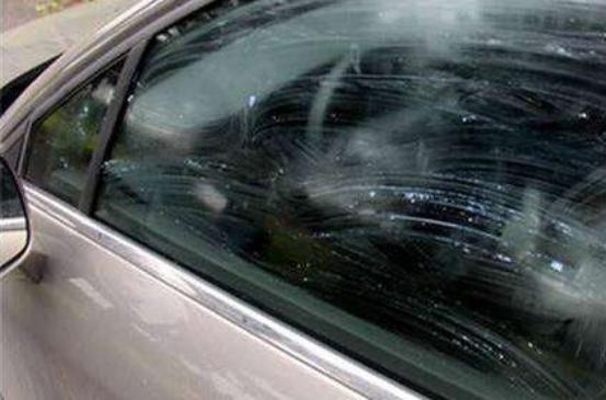 下雨天就爱捡肥皂，不是搞基就是老司机