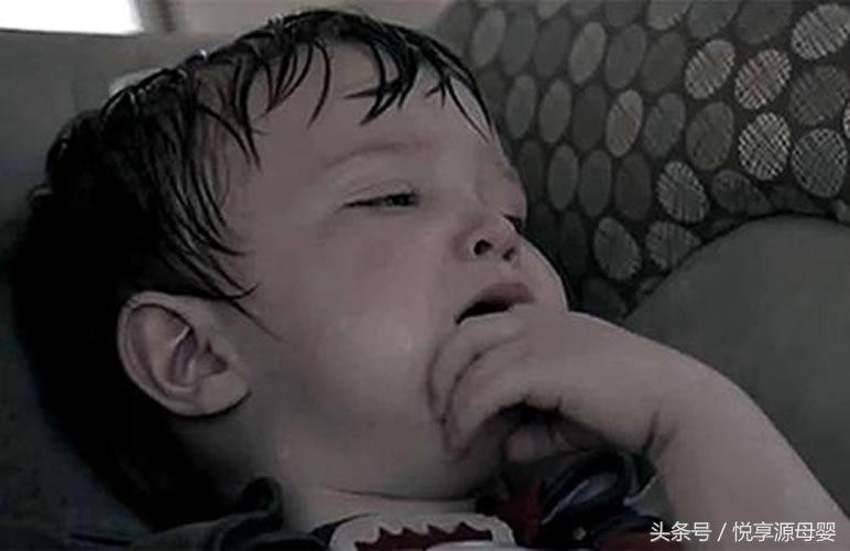 三岁多小孩睡觉满头汗怎么回事,宝宝睡觉背上汗多是什么原因