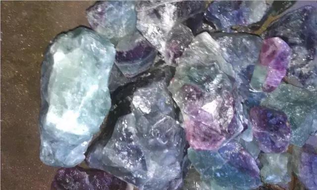 亮瞎了眼是什么意思,各类宝石的意义和功效