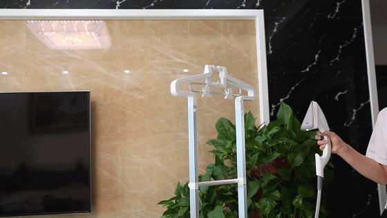 衣服皱皱巴巴没有熨斗怎么办,如何将皱巴巴衣服恢复原状呢