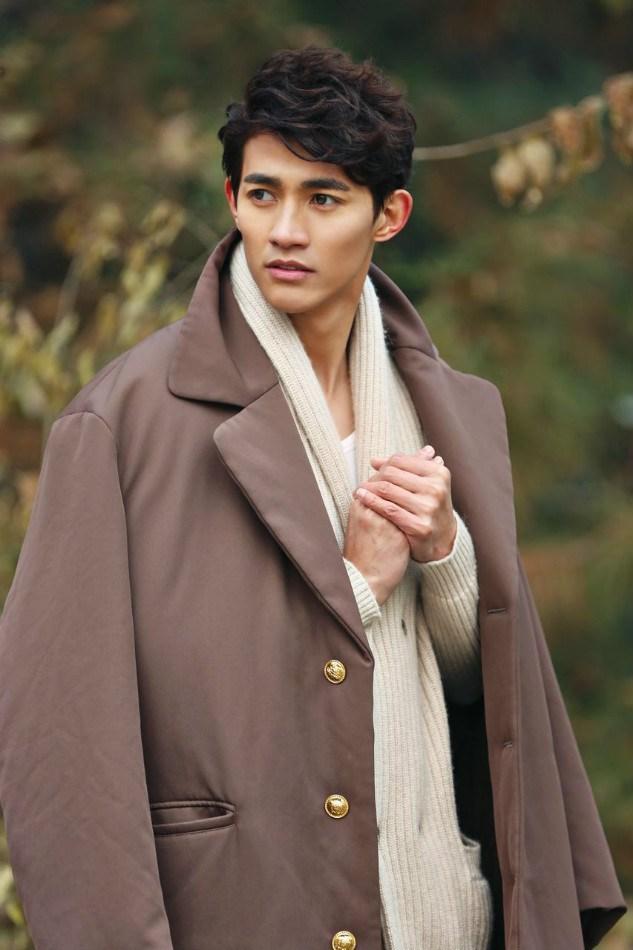 24岁出道，超模出身，《思美人》火遍全国，搭档小s成新晋男神