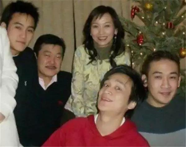 黄锦棠是如何娶到女神赵雅芝的,黄锦燊娶了多少老婆