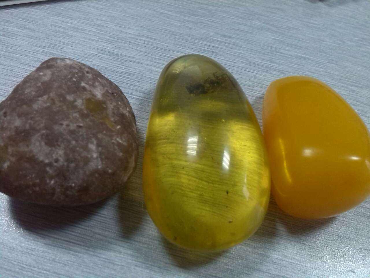 琥珀蜜蜡和仿品马丽散的区别,柯巴树脂和蜜蜡的区别