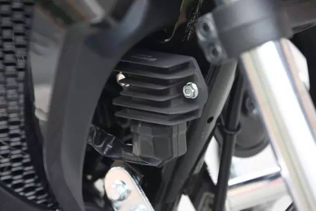 五羊本田猛鸷cb190x有时钟显示吗,猛鸷190对比新大洲本田cb190x