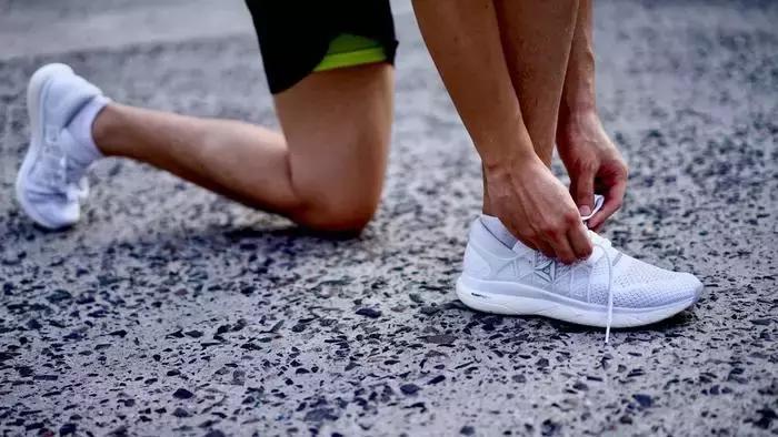 reebok什么跑鞋最好,䨻科技跑鞋踩开有多爽