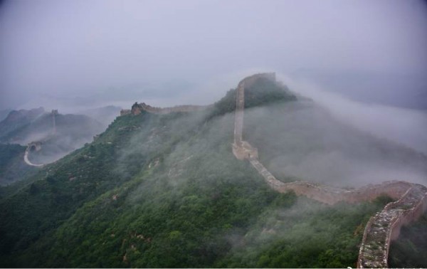自带仙气效果，如临仙境奇缘，你见过这么高颜值的万里长城吗？