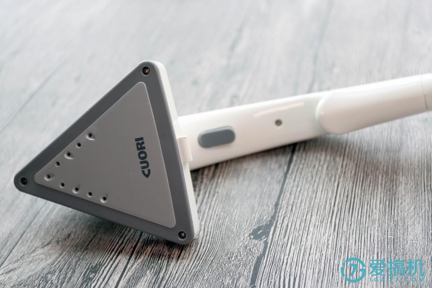 衣服皱皱巴巴没有熨斗怎么办,如何将皱巴巴衣服恢复原状呢