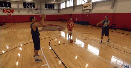 控球后卫怎么训练传球和意识,控卫传球技巧教学