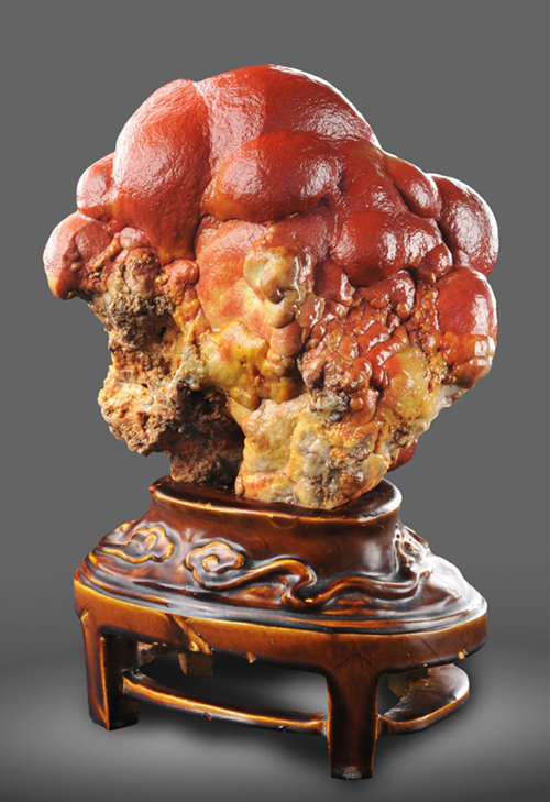 长满小疙瘩的石头,浑身起的密密麻麻的疙瘩不痒