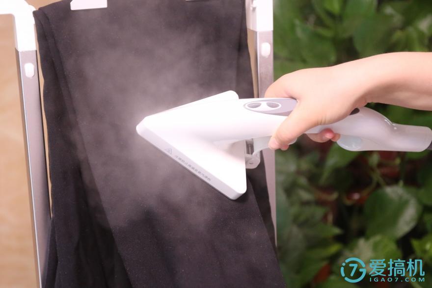 衣服皱皱巴巴没有熨斗怎么办,如何将皱巴巴衣服恢复原状呢