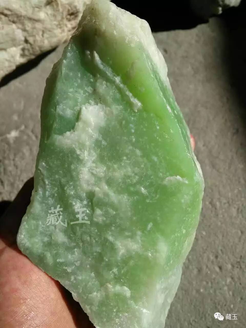 如何判断假翠青和田玉,精品翠青玉石造假
