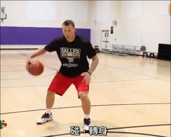 篮球转身运球右脚为中枢脚,篮球运球转身教学反思