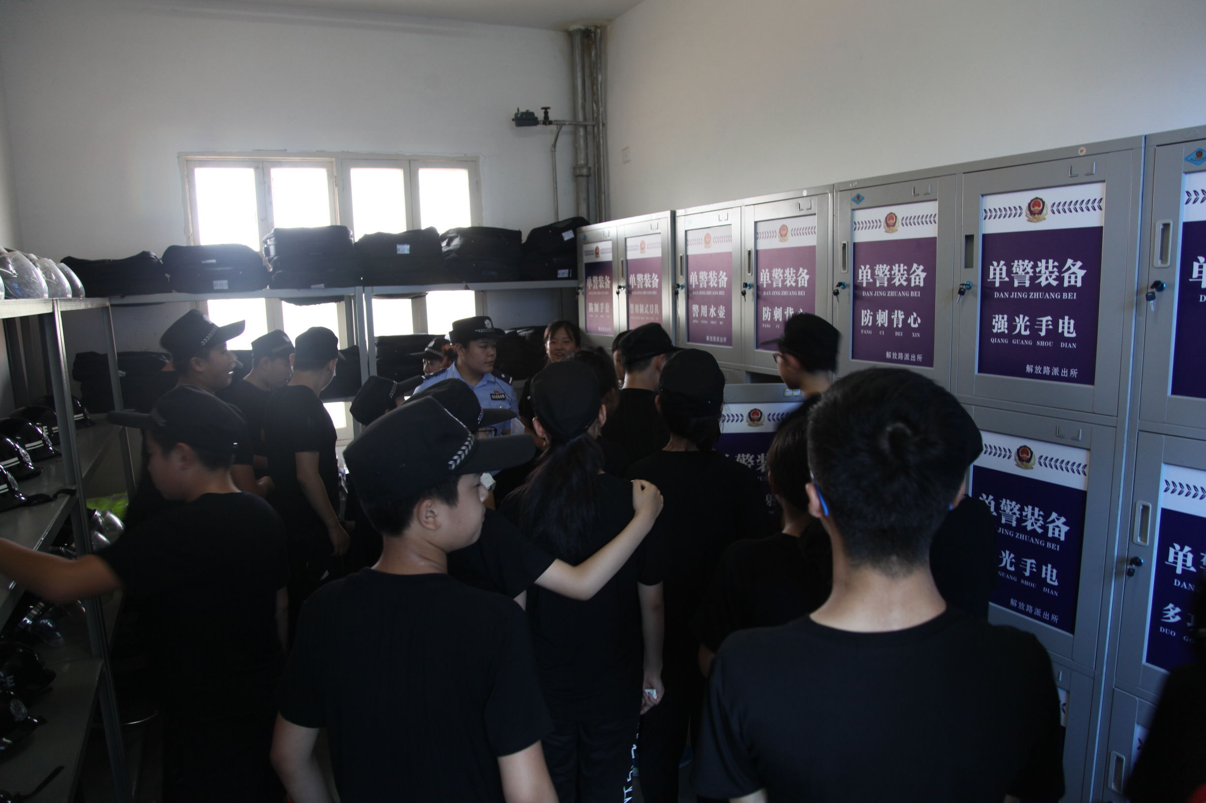 警察特训营挑战金盾,警察特训营警犬训练