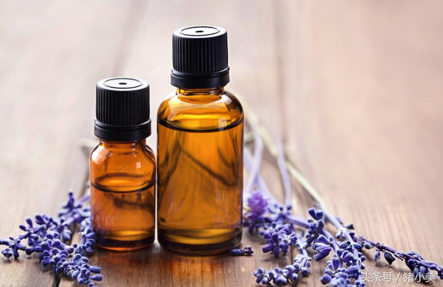 跟着我这样做，你也可以白的像日光灯