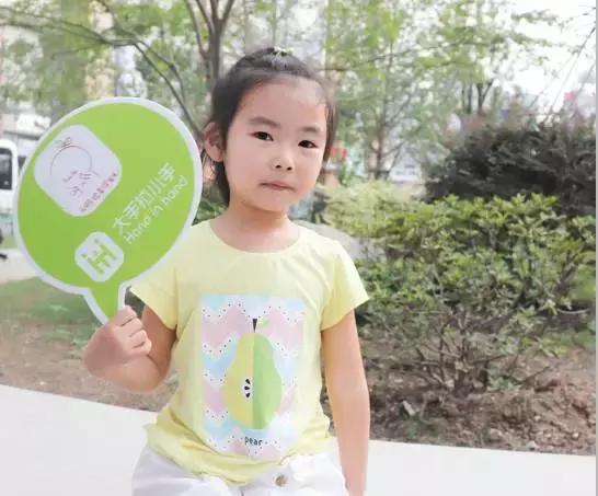 中山大道潮童街拍：很萌很酷很厉害，还会耍宝！